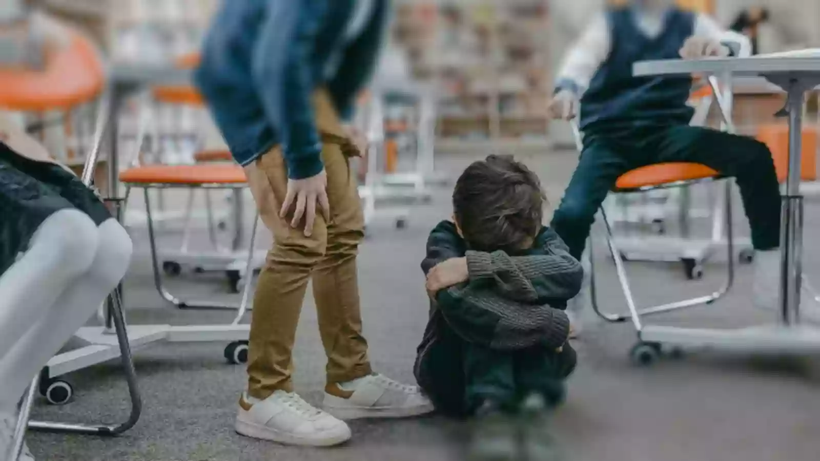 acoso-escolar-bullying_97-copia.webp Proponen multas de hasta ,4 millones y trabajo comunitario a padres de alumnos que ejerzan bullying en las escuelas