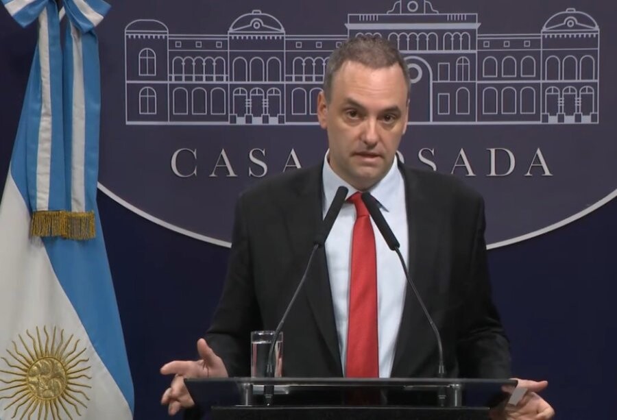 Imputaron a Manuel Adorni por enriquecimiento ilícito.