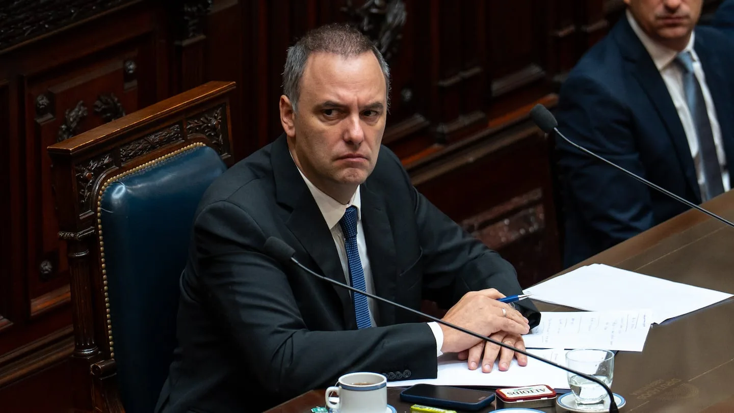 adorni.png Manuel Adorni deberá explicar gastos por más de US0 mil y millones