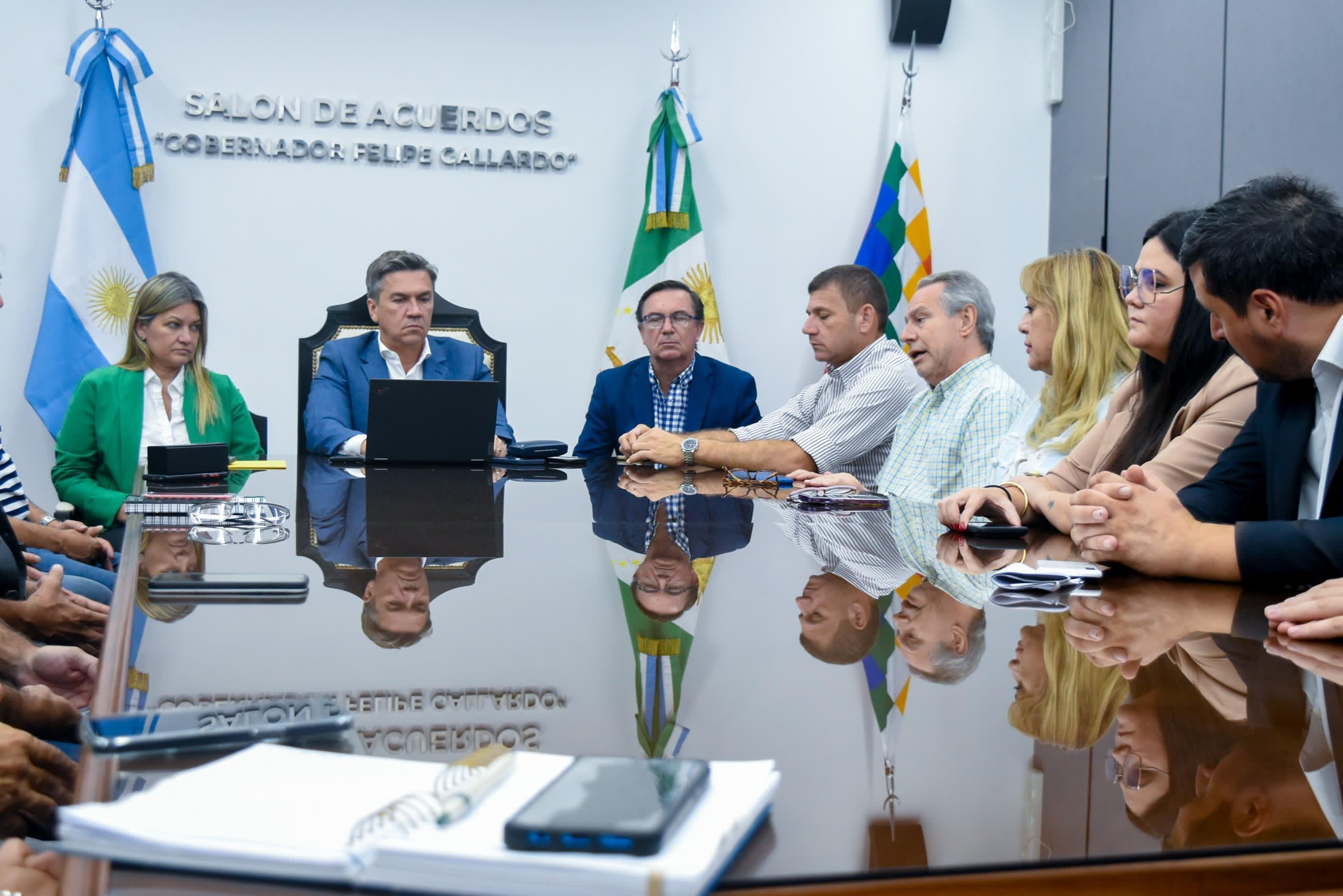 EL GOBERNADOR ZDERO FIRMÓ EL DECRETO QUE DECLARA LA EMERGENCIA AGROPECUARIA