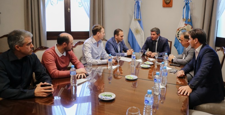 En un hecho trascendental para el desarrollo energético de San Juan, el gobernador Marcelo Orrego realizo la firma de un contrato clave para la transformación energética de San Juan