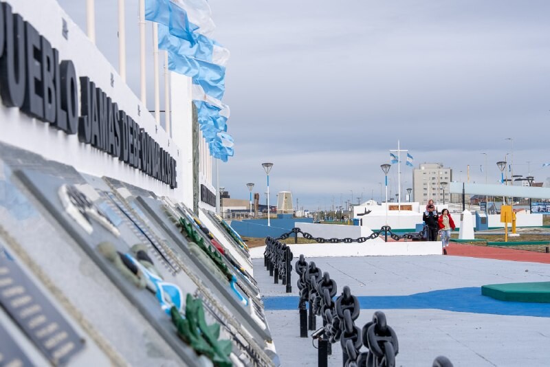 TIERRA DEL FUEGO REPUDIA EL TRÁNSITO NO INFORMADO DE UN BUQUE DE GUERRA BRITÁNICO POR ESPACIOS MARÍTIMOS BAJO JURISDICCIÓN ARGENTINA TIERRA DEL FUEGO REPUDIA EL TRÁNSITO NO INFORMADO DE UN BUQUE DE GUERRA BRITÁNICO POR ESPACIOS MARÍTIMOS BAJO JURISDICCIÓN ARGENTINA