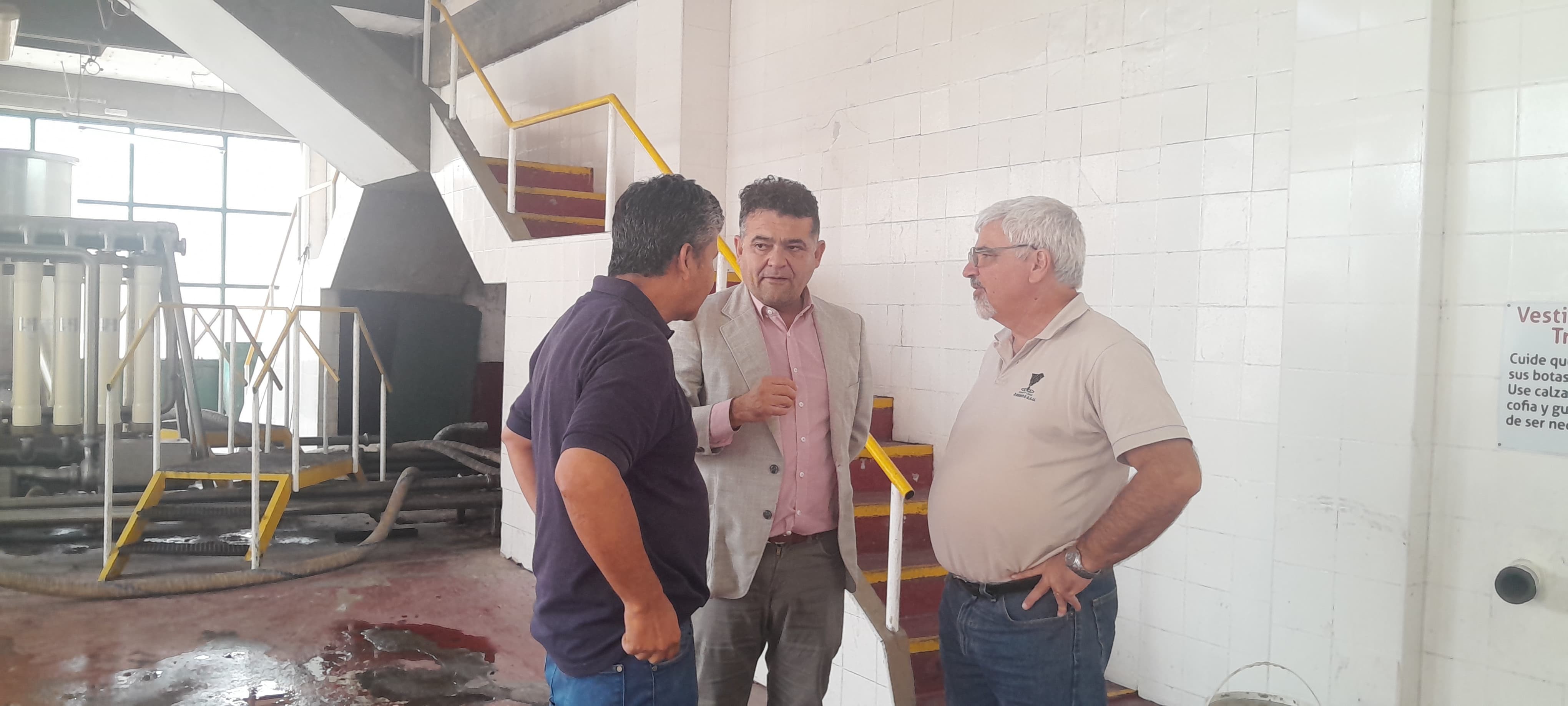 Funcionarios del Ministerio de Producción, visitaron bodegas donde funciona a pleno el Operativo Anticipo de Cosecha