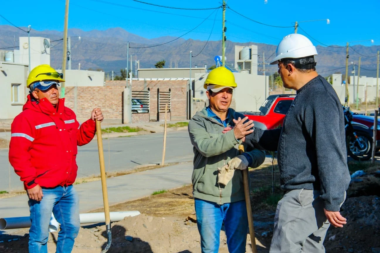 El municipio de Jáchal realiza con nuevas obras  una batería de mejoras para la zona de la calle Almazán.