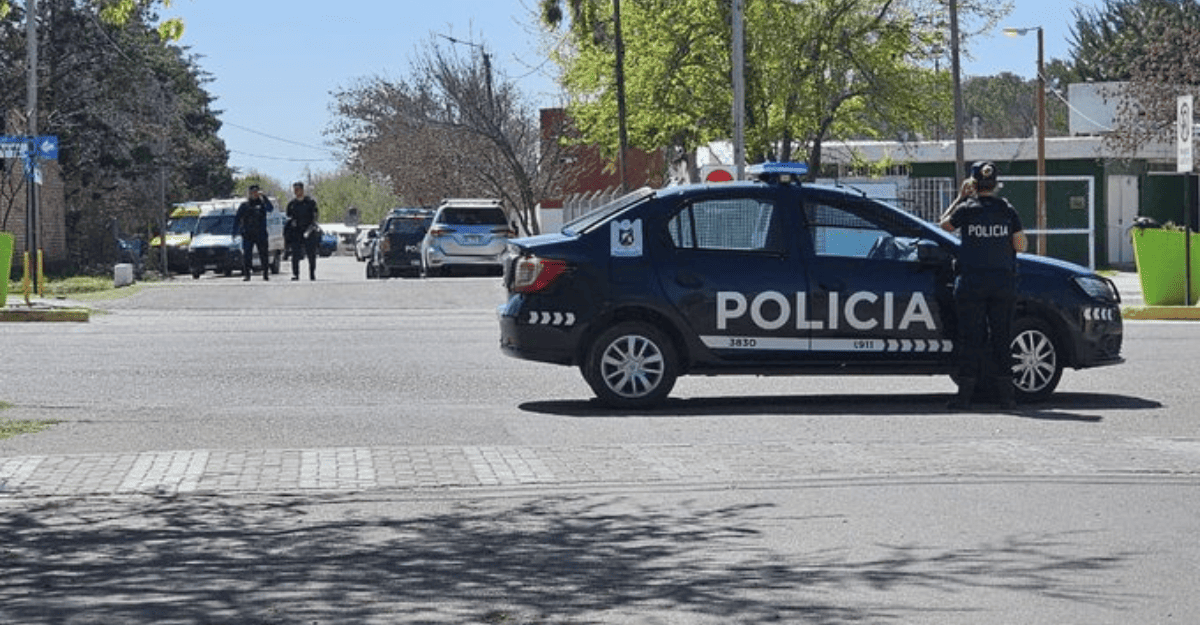 Tras más de cinco horas de tensión en La Paz, la alumna atrincherada entregó el arma