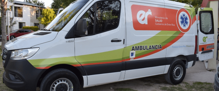 ambulancia-gobierno-rios-salud.png Una niña de 8 años fue internada con heridas graves tras la caída de un portón