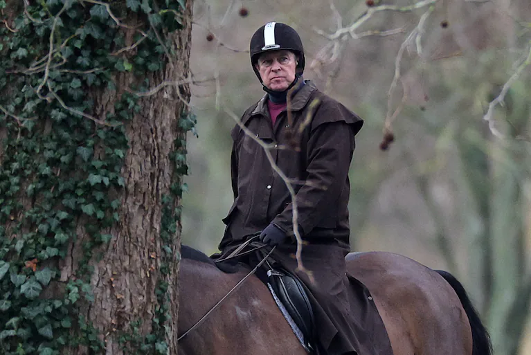 andrew-mountbatten-windsor-montando-un-caballo-en-los-parques-de-windsor-foto-reuterstoby-melville-RH4M5LQNREEQG4SQLDPYQSDVEU.webp andrew-mountbatten-windsor-montando-un-caballo-en-los-parques-de-windsor-foto-reuterstoby-melville-RH4M5LQNREEQG4SQLDPYQSDVEU.webp