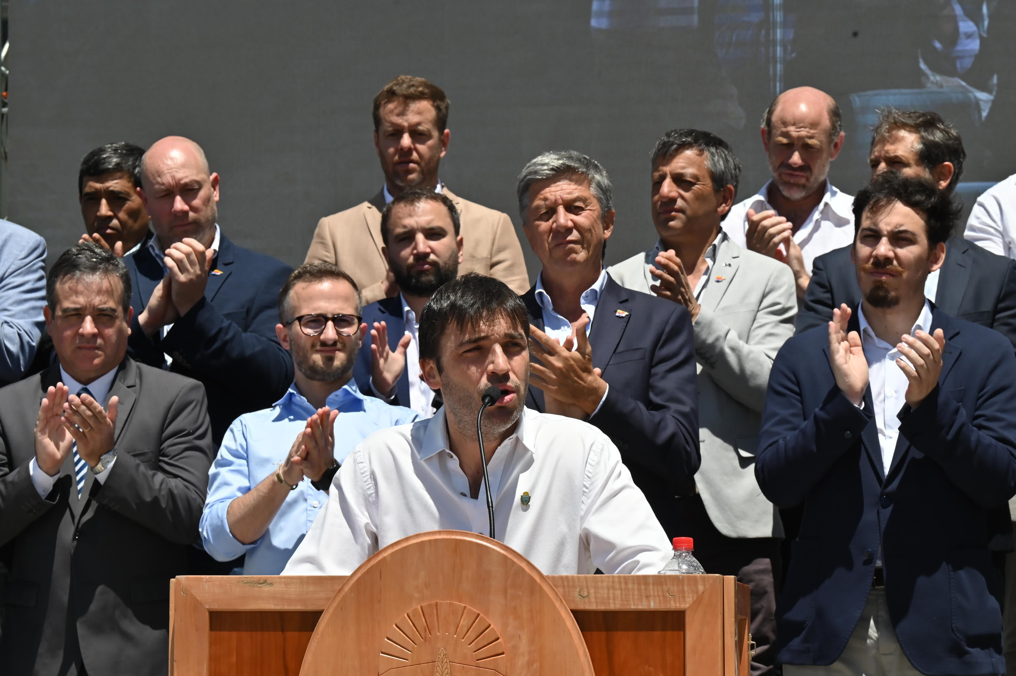 Torres: “En solo un año los chubutenses dejamos de ser ejemplo de todo lo que estaba mal, y pasamos a ser un modelo de superación y transparencia”