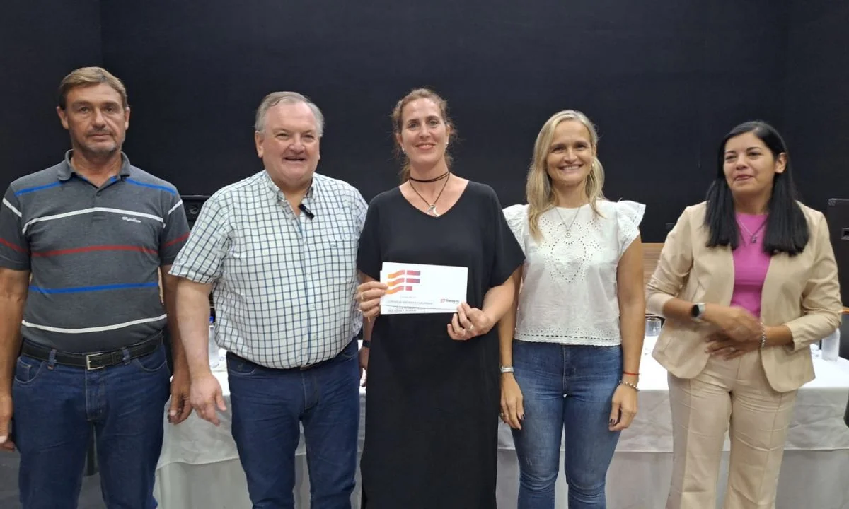 El senador Felipe Michlig entregó en San Guillermo aportes gubernamentales a instituciones locales y de la región