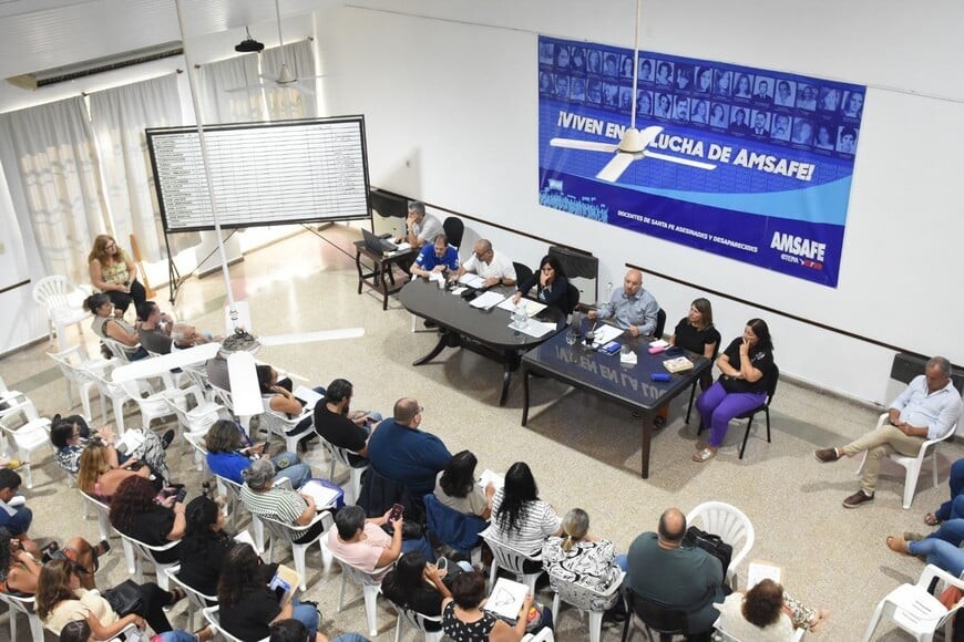 asamble pcial amsafe.jpg AMSAFE: rechazó la oferta y va al paro