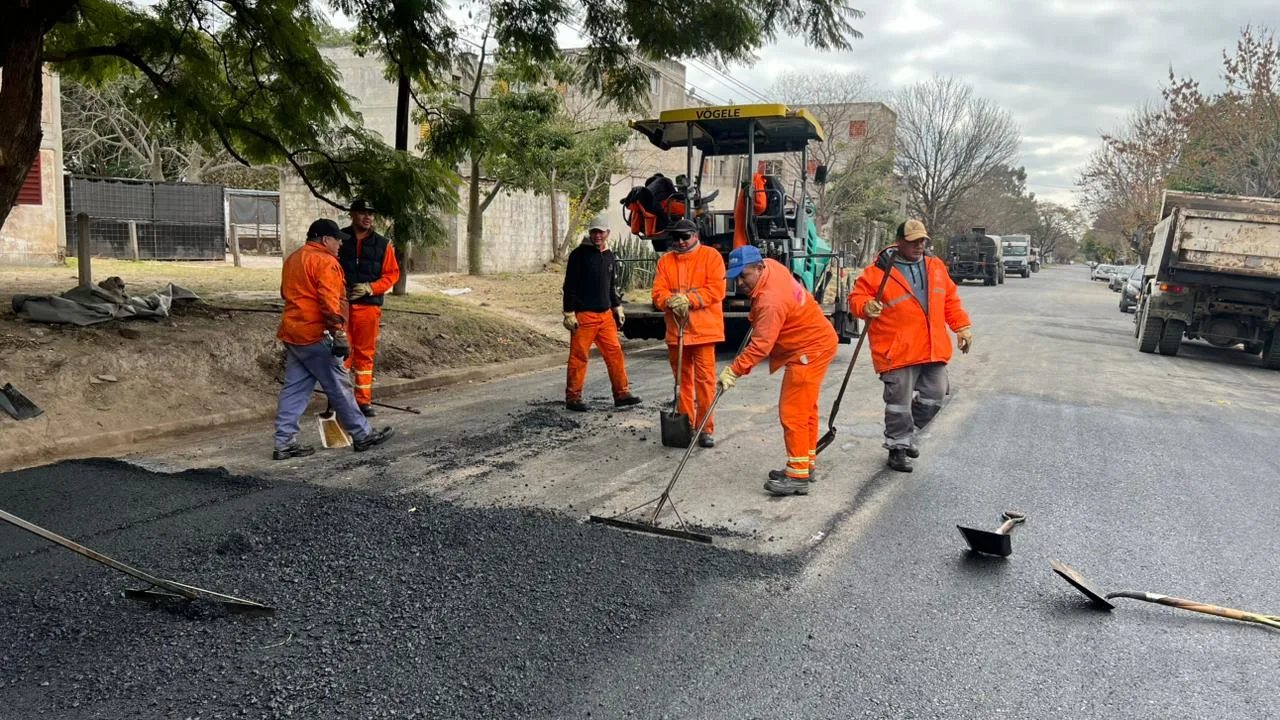 LA MUNICIPALIDAD AVANZA CON LA RECUPERACIÓN DE MÁS DE 20 CUADRAS EN BARRIO LIMACHE