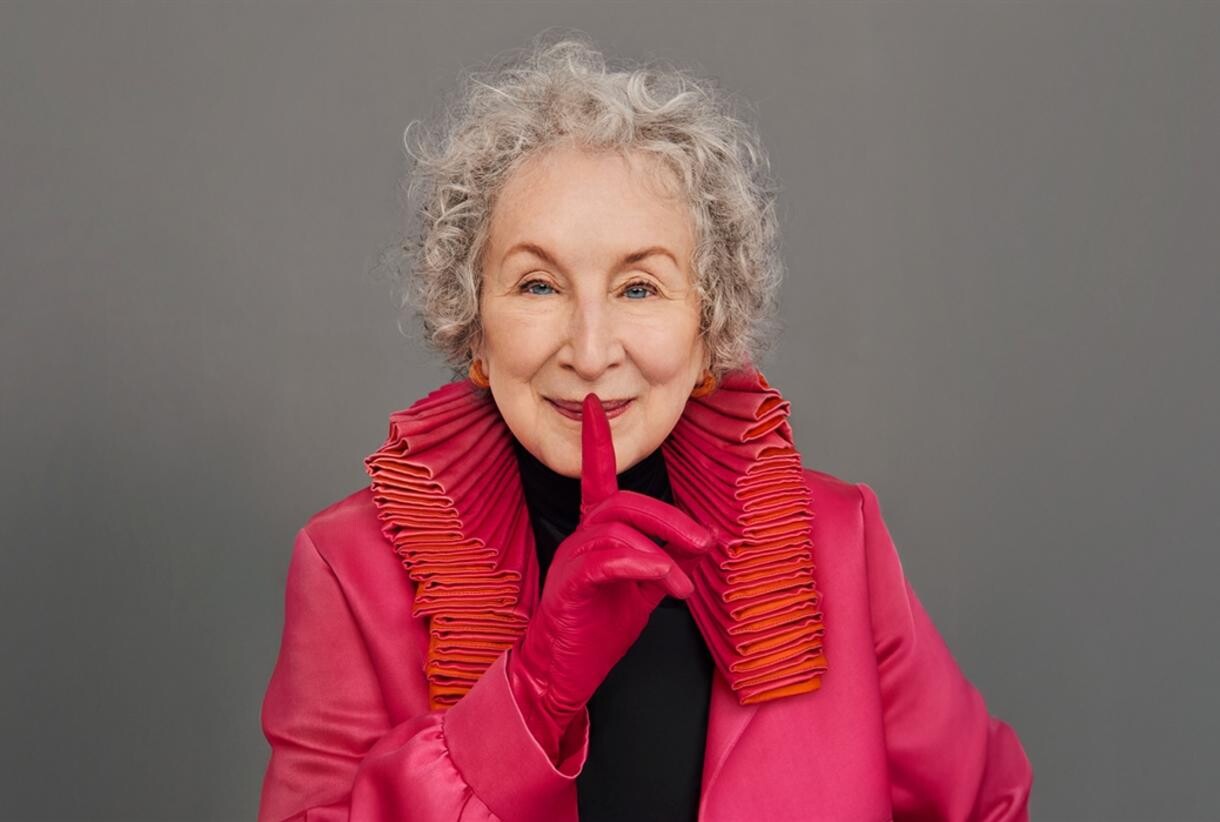 Margaret Atwood publica Libro de mis Vidas en Argentina. Habla de todo