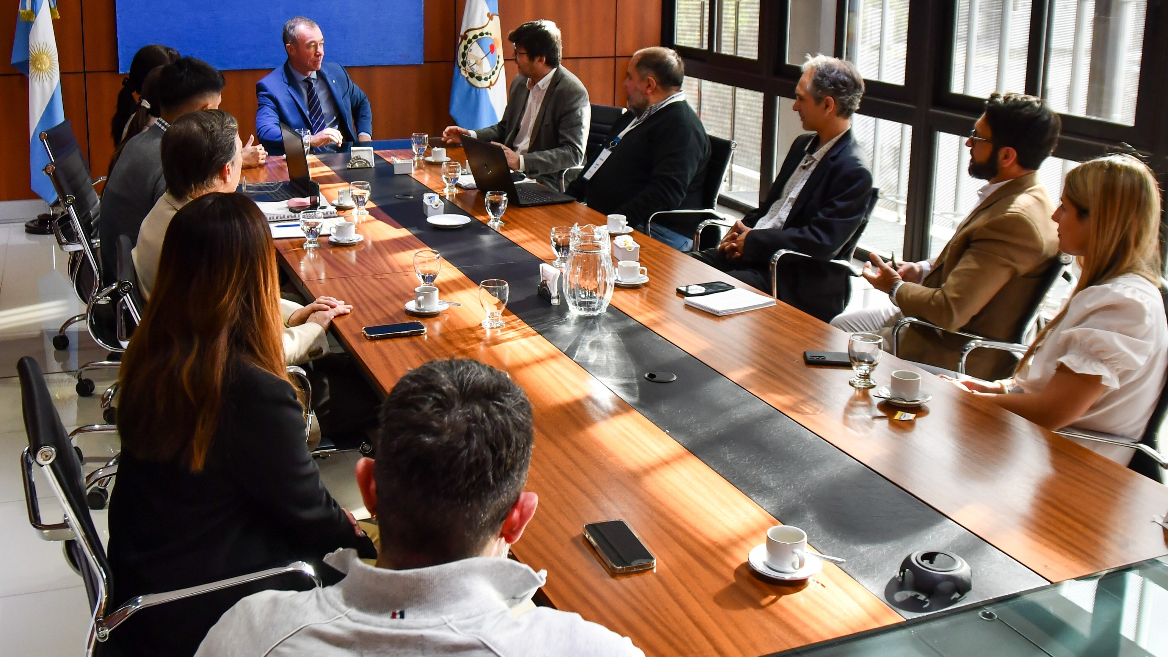 Autoridades y un grupo de evaluadores visitaron la Legislatura Provincial y fueron recibidos por el vicegobernador Fabián Martín.