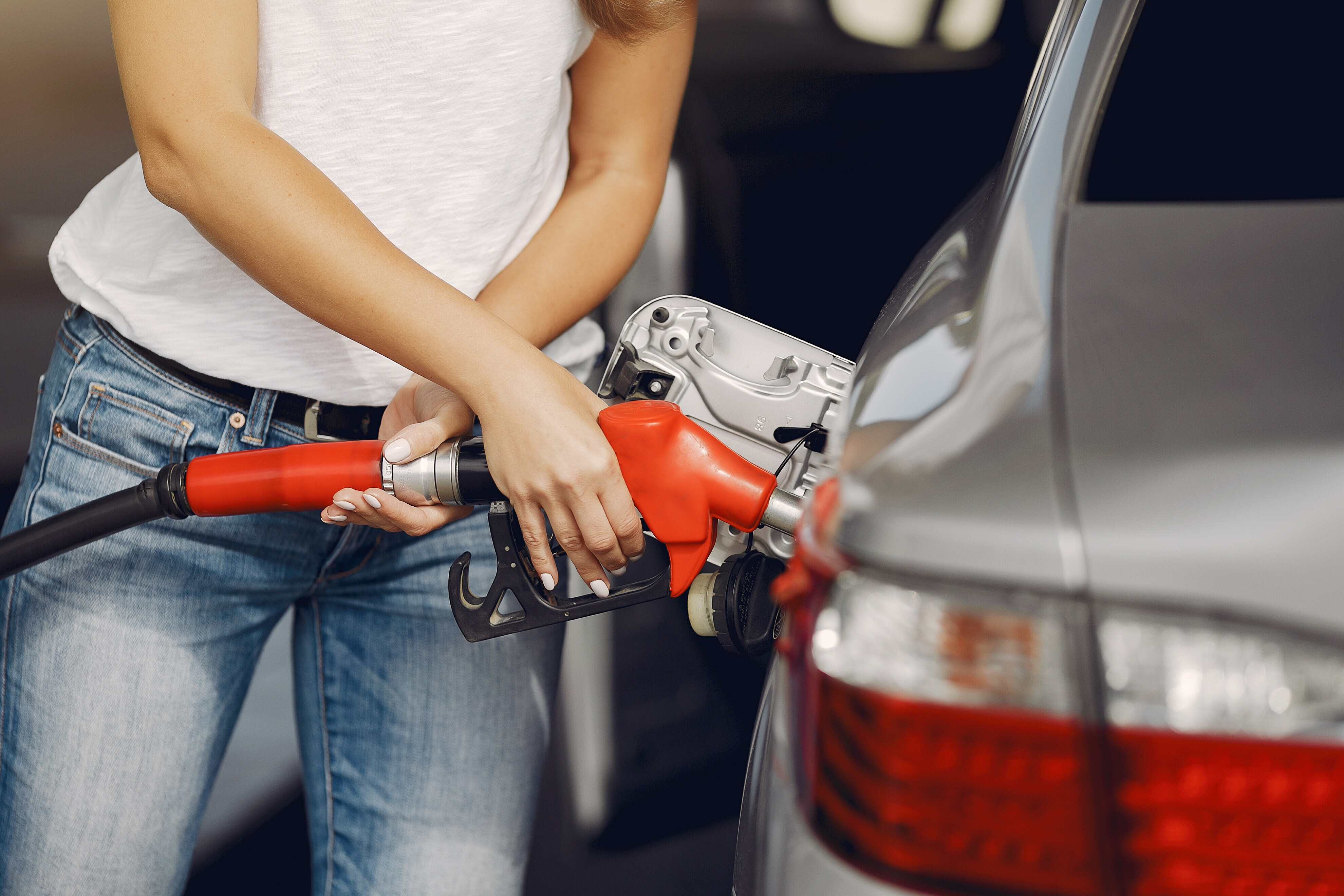 El Gobierno habilita el autoservicio de combustible en estaciones de servicio de todo el país
