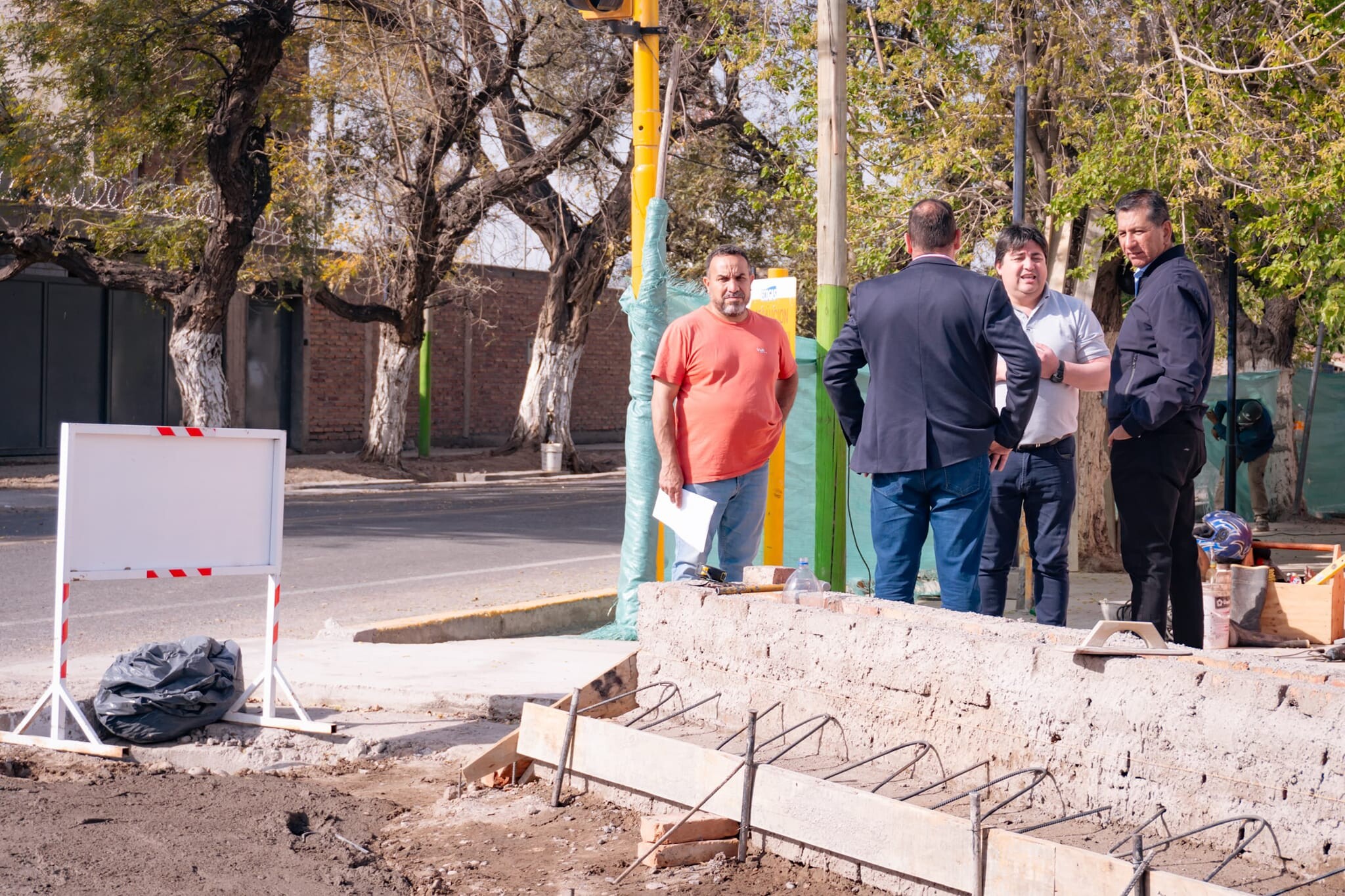 Avanza en Pocito la obra del portal de ingreso al departamento, ubicado en Calle 5 y Lemos.