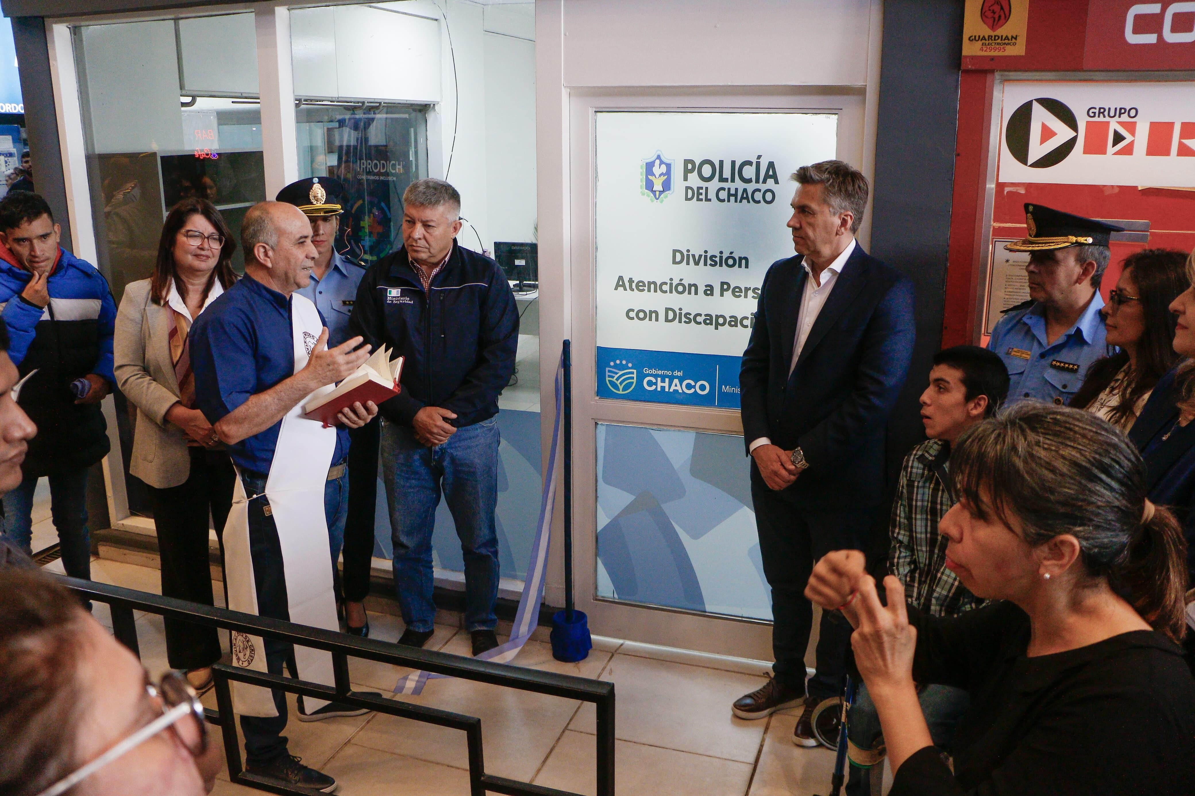 b01db0b3-5fb6-4c95-b942-d80bdc95bbac.jpg TERMINAL DE ÓMNIBUS DE RESISTENCIA: EL GOBERNADOR ZDERO INAUGURÓ DOS DIVISIONES POLICIALES PARA MÁS SEGURIDAD E INCLUSIÓN