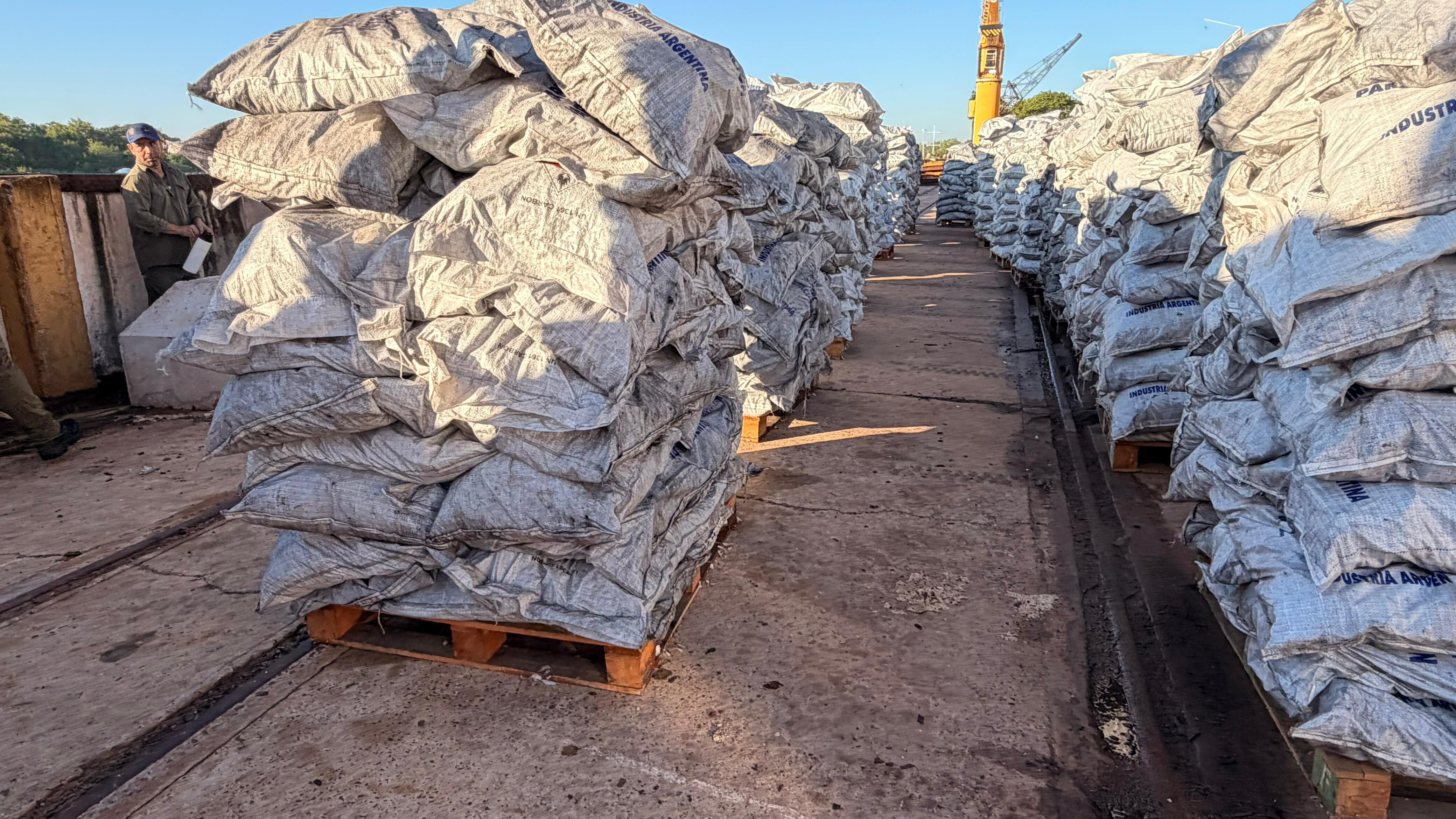 EL PUERTO DE BARRANQUERAS CONSOLIDA EXPORTACIÓN DE CARBÓN VEGETAL CON DESTINO A EUROPA