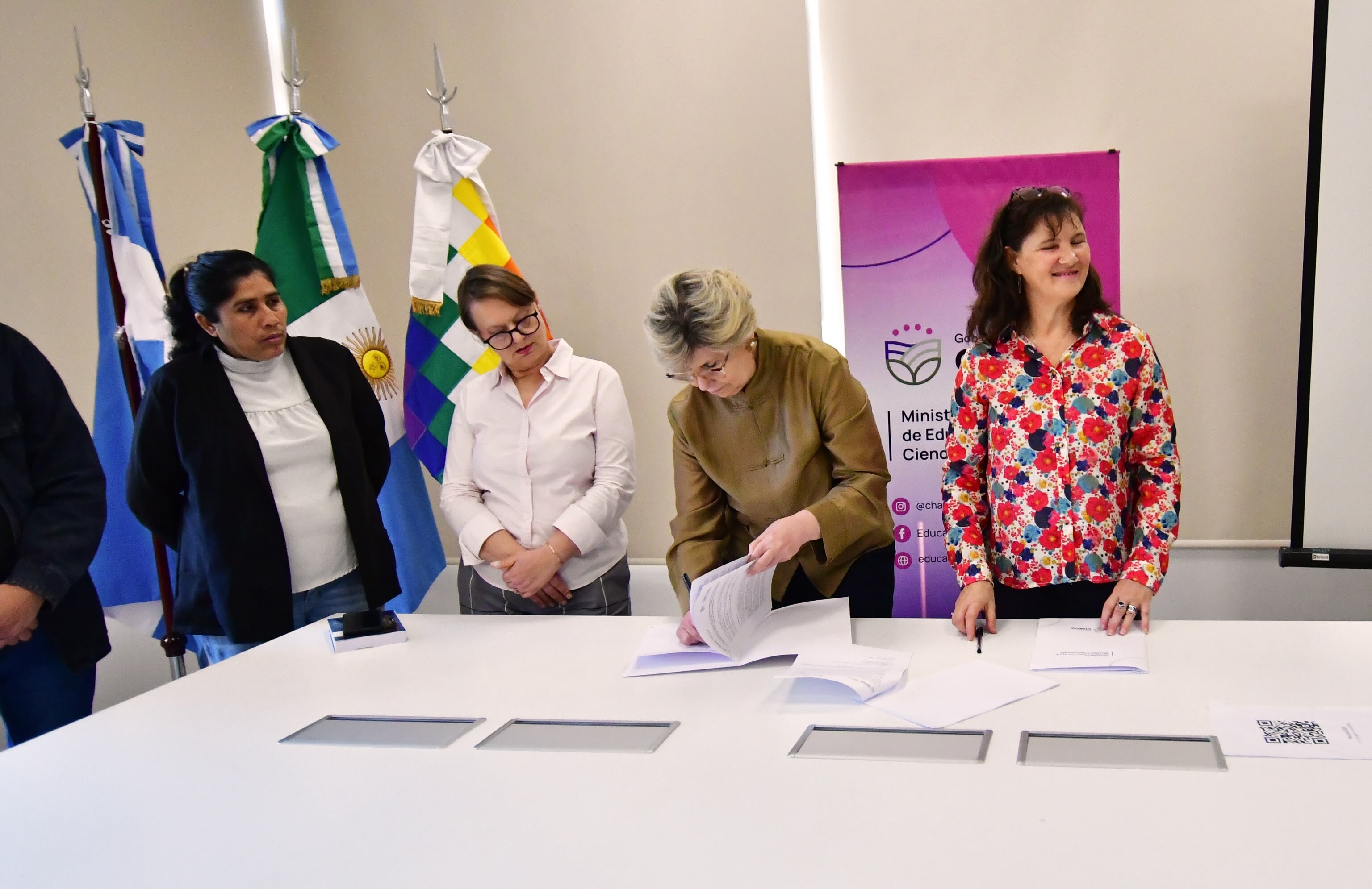 EDUCACIÓN FORTALECE EL PLURILINGÜISMO CON UN CONVENIO DE COOPERACIÓN CON EL INSTITUTO FRANCÉS DE ARGENTINA