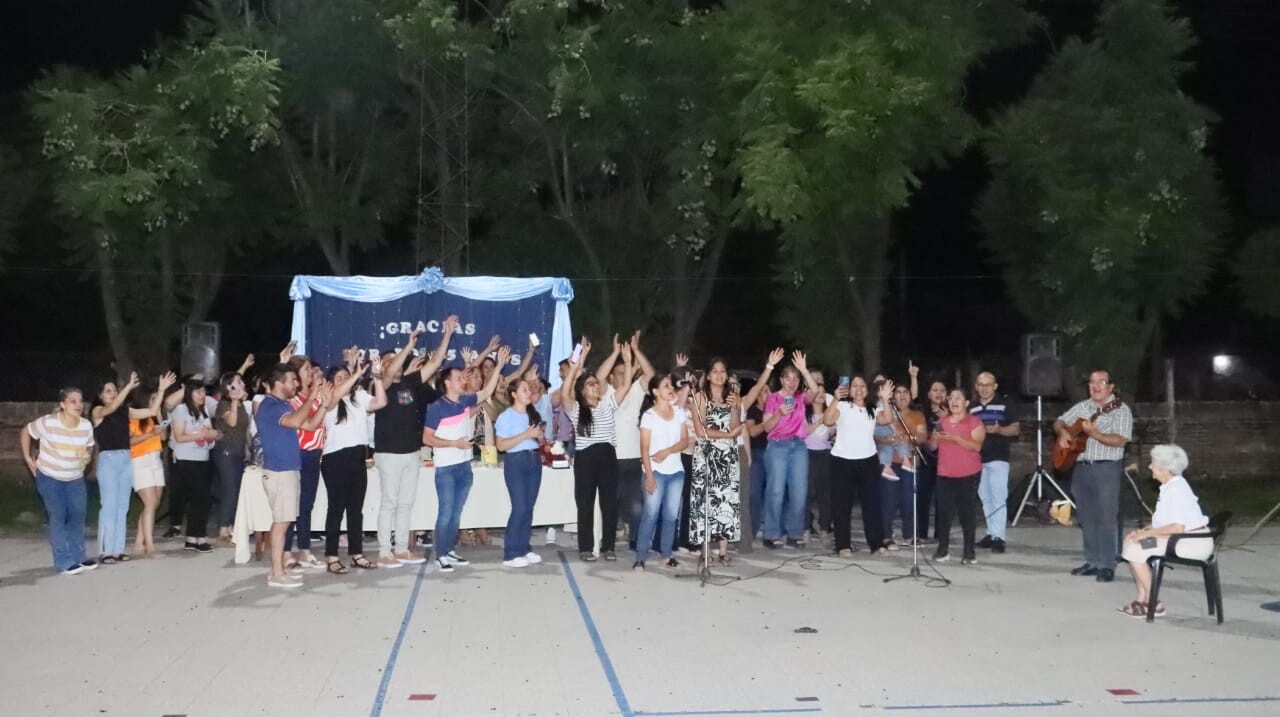 b73fcb87-de41-4b56-b6cb-57347fabcd4b.jpg TRES ISLETAS: CENA DE DESPEDIDA A MADRE ALCIRA