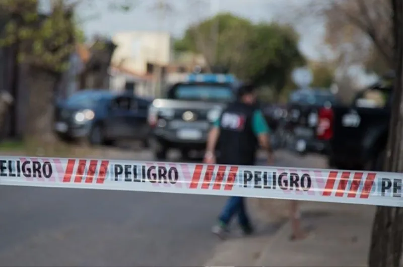 Santa Rosa de Lima: asesinaron a una mujer que quedó en medio de una balacera
