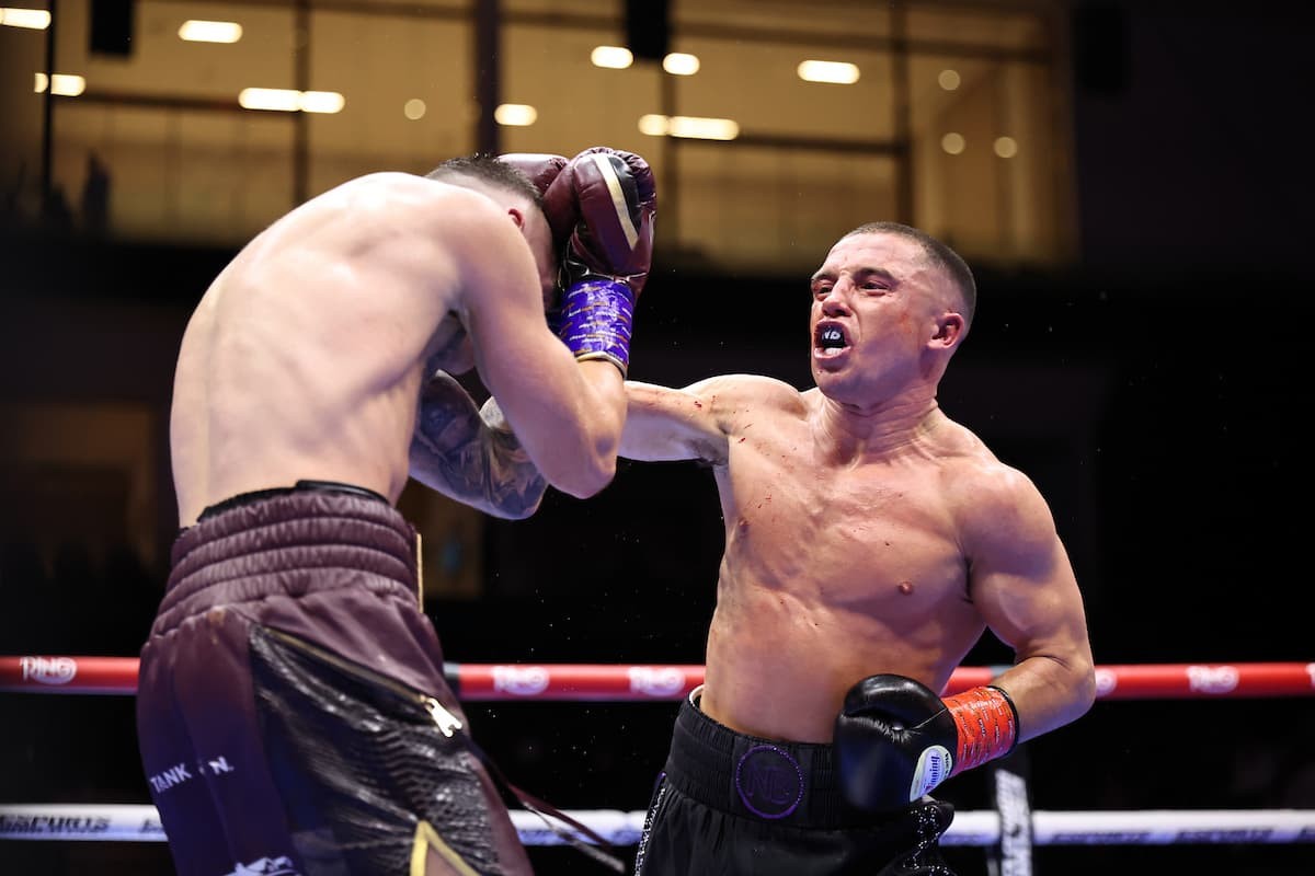 Nick Ball defendió el Pluma AMB. ¿Va con Inoue o con Mirco Cuello?