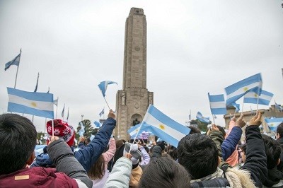 Comenzaron las jornadas de promesa a la Bandera con miles de estudiantes de todo el país