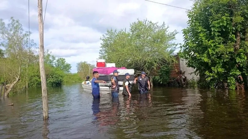 b.jpg Corrientes: San Luis del Palmar en emergencia por un temporal sin precedentes