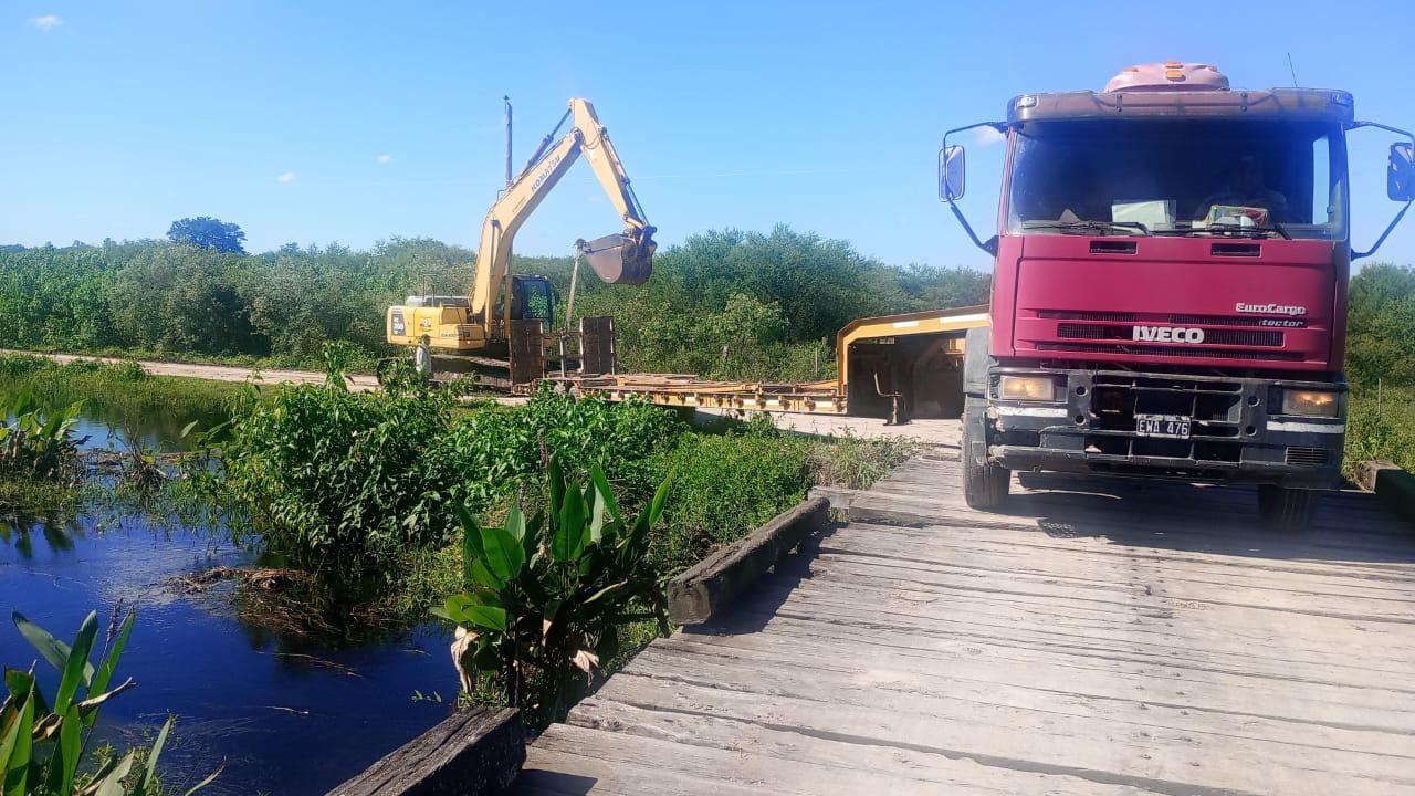 MACHAGAI: OPERATIVO DE LA APA LIBERÓ TAPONAMIENTO QUE INUNDABA CAMPOS Y ZONAS SUBURBANAS AL SUR DE LA LOCALIDAD