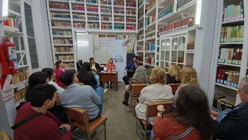 biblio1.webp Senado Provincial :Biblioteca Correntinas