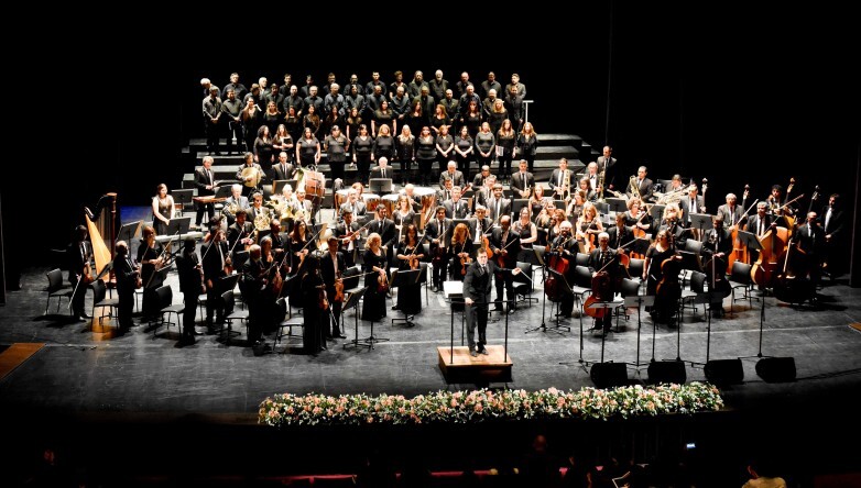El Teatro del Bicentenario, dependiente del Ministerio de Turismo, Cultura y Deporte, en el marco de los homenajes realizados mundialmente por cumplirse el centenario de la muerte de Puccini, ofrecerá una Gala Lírica, bajo la dirección musical del maestro Ezequiel Silberstein.