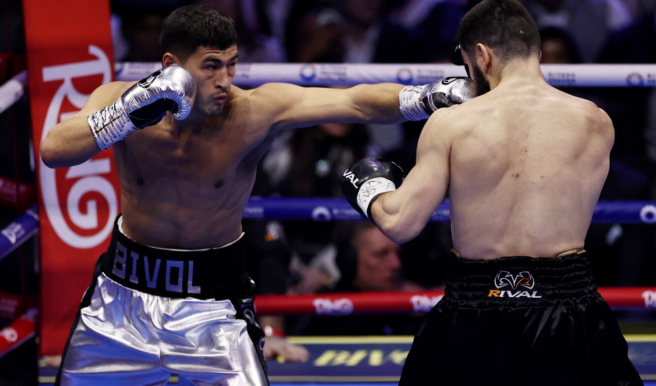 Bivol se tomó revancha en fallo mayoritario y es el Rey de los Mediopesados