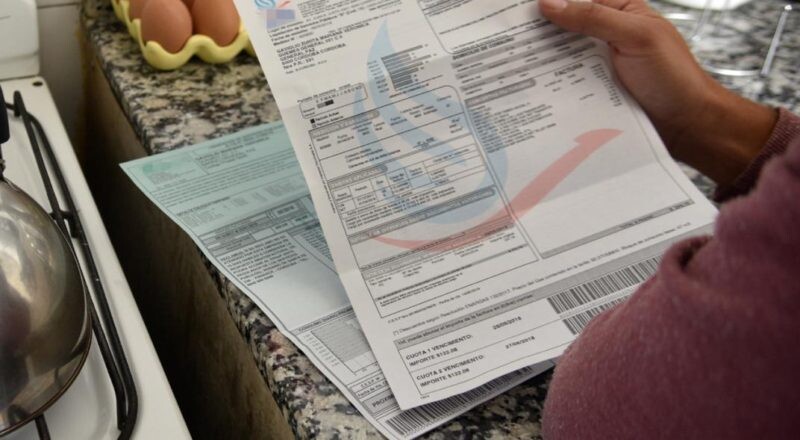 El Gobierno aplicará recortes en subsidios y aumentos en las tarifas de luz y gas