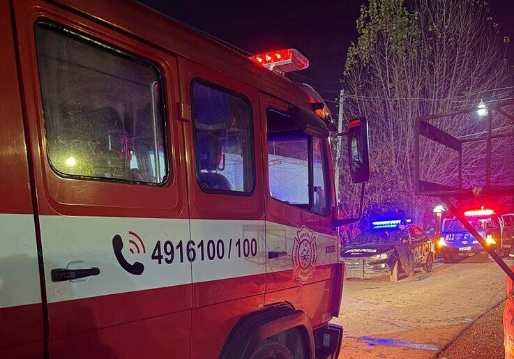 bomberos FLB.jpg Fray Luis Beltrán: incendio de una vivienda