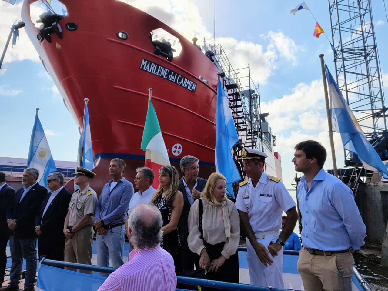 botadura1.jpg Provincia acompañó la botadura de un nuevo buque pesquero que operará desde el puerto de Comodoro Rivadavia