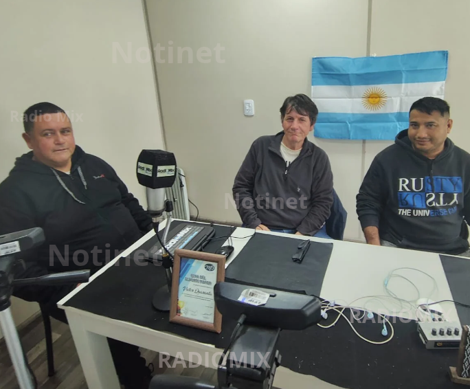 El boxeo pisa fuerte : entrenan a 15 chicos y arman su propio ring