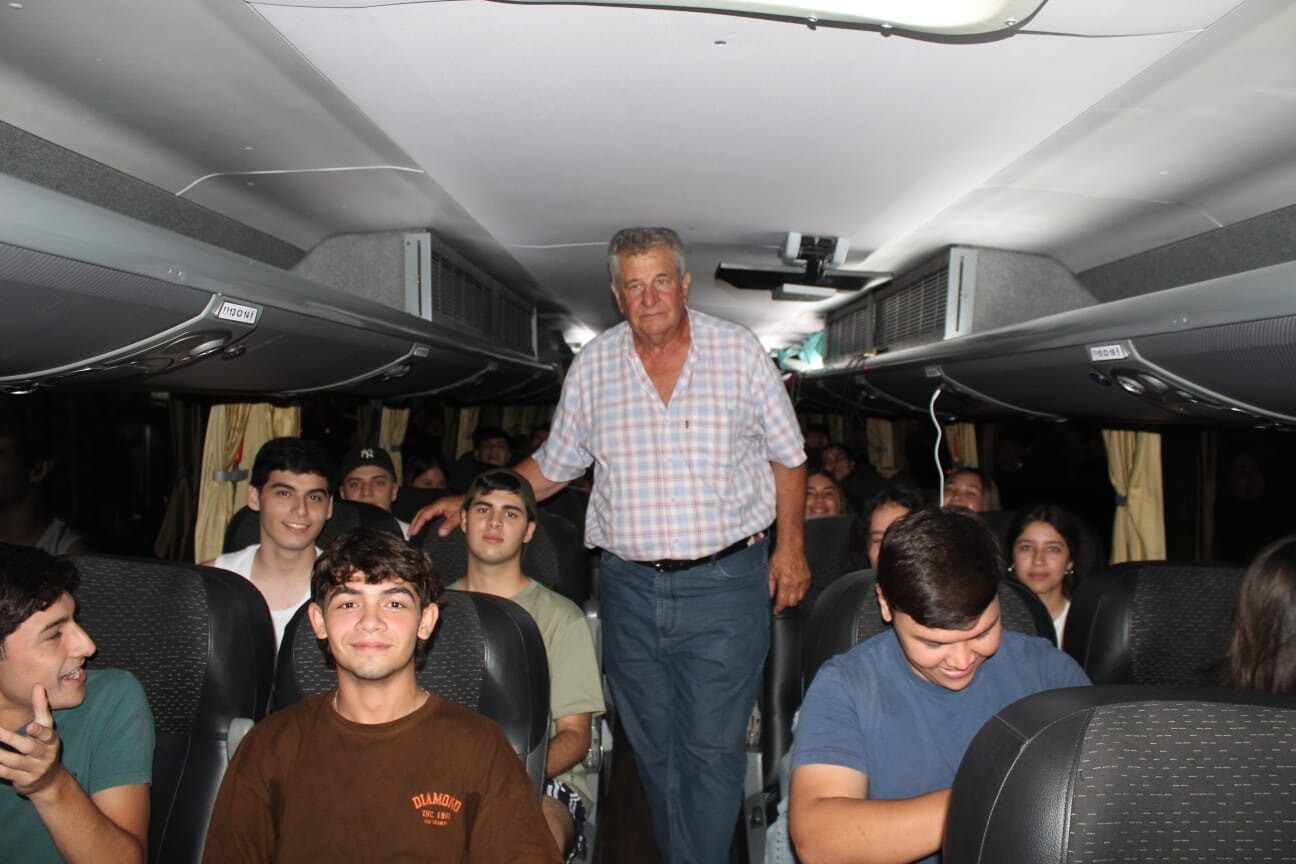 bus 2.jpg bus 2.jpg