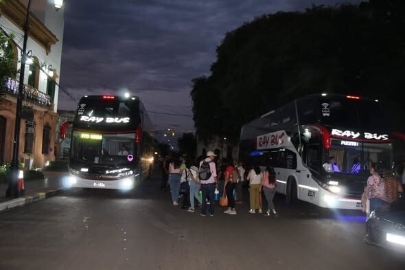 CEMBORAIN CUMPLE. LA PALABRA ES SAGRADA. UNA SEGUNDA TANDA DE JÓVENES EGRESADOS VISITÓ LAS CATARATAS.