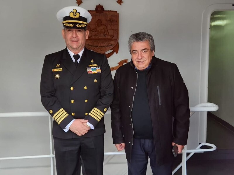 BECERRA VISITÓ EL BUQUE OCEANOGRÁFICO BAP CARRASCO