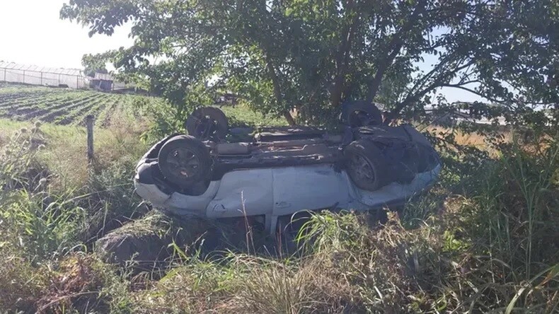 c.jpg Le pasaron un mate, volcó y murió: trágico accidente de una pareja que salía de vacaciones rumbo a la Costa