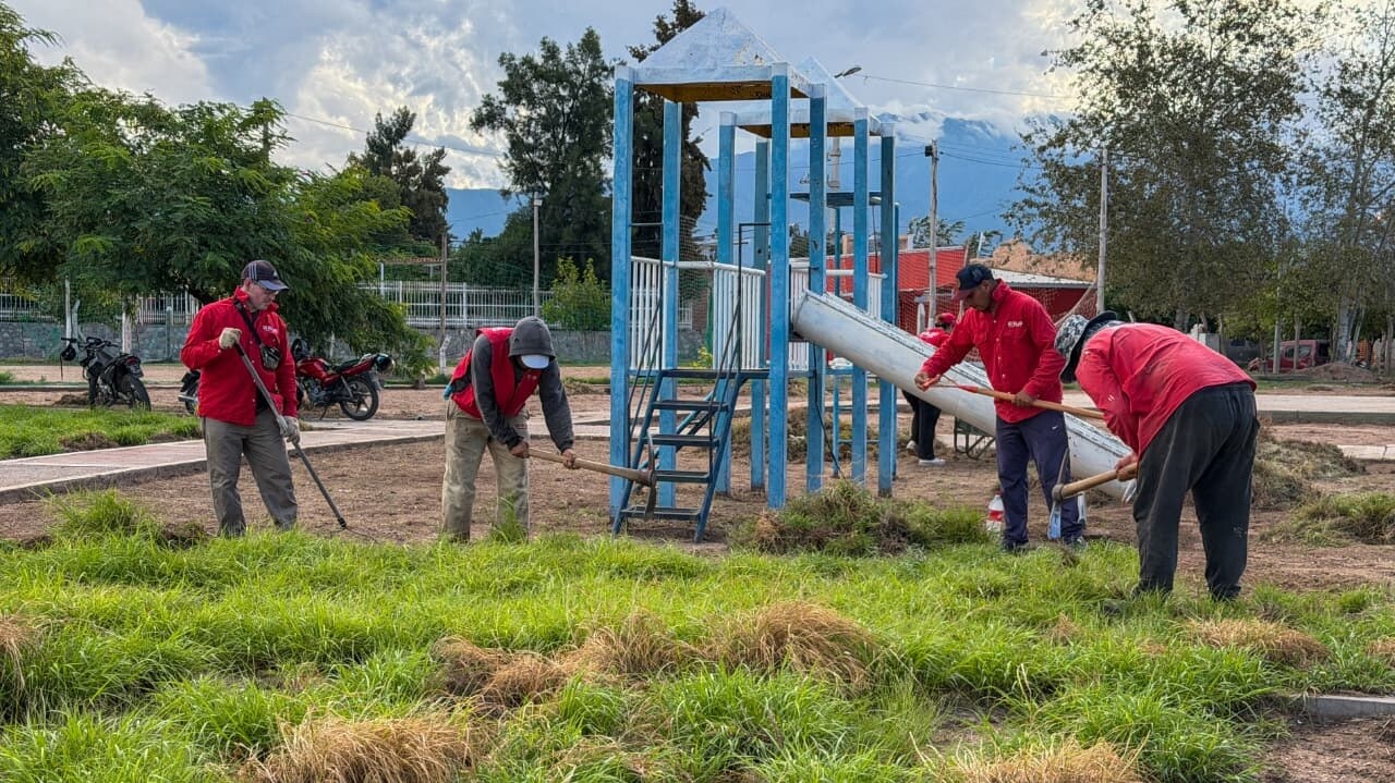 c2.jpg Municipio Capital sigue adelante con el plan de limpieza y mantenimiento en la zona Este
