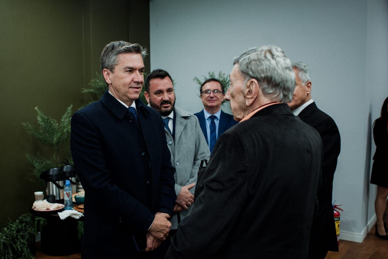 EL NUEVO BANCO DEL CHACO RENOVÓ SU SUCURSAL EN BUENOS AIRES JUNTO A LUIS LANDRISCINA