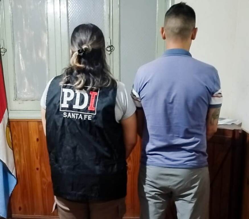 Uno de los delincuentes que participó del Robo a “YULA” del Fabro en Villa Guillermina, se entregó en la PDI y quedó detenido en Las Toscas.
