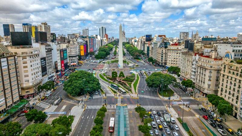 Hoteles y restaurantes no pagarán ABL en 2027
