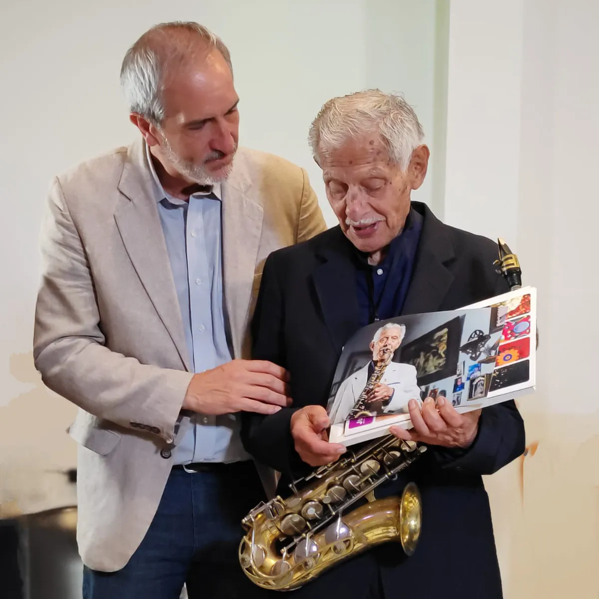 Exitoso encuentro cultural con el Maestro Camacho