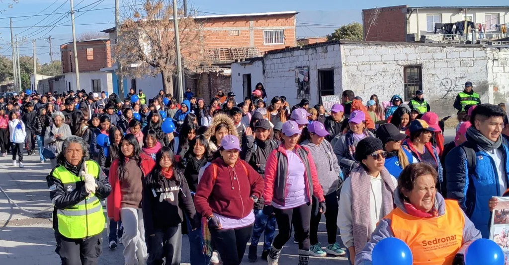caminata-2025-mas-kilometros-menos-consumo-6-1024x534.webp Más de 200 personas en la caminata “Más kilómetros, menos consumo”