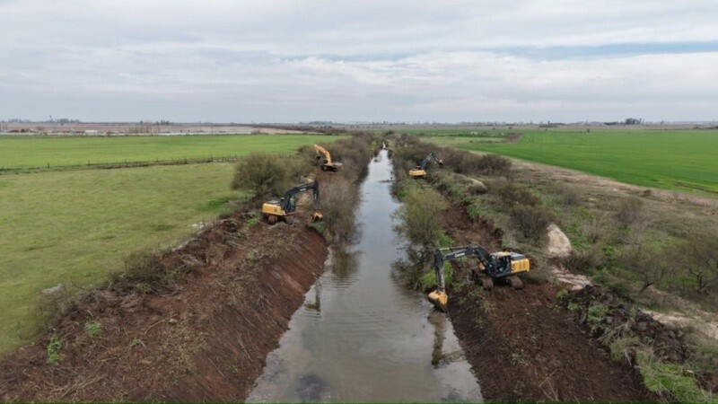 “El Niño”: Provincia intensifica la limpieza de los canales principales