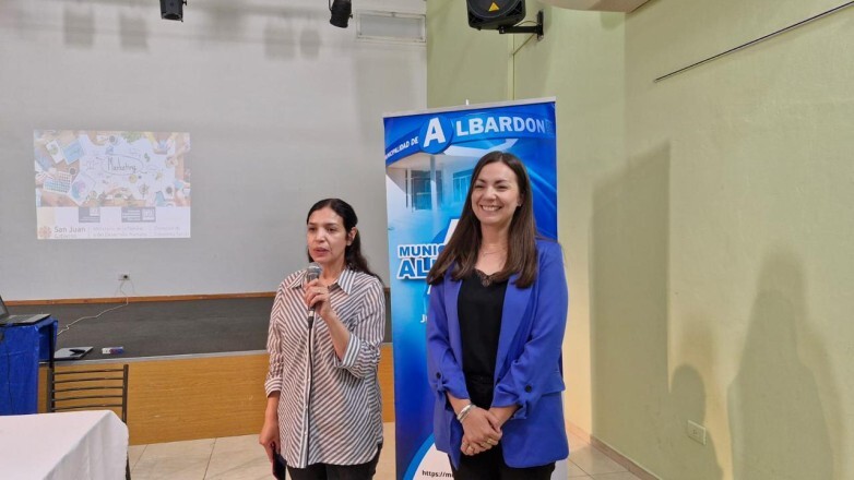 La Dirección de Economía Social dependiente del Ministerio de Familia y Desarrollo Humano, en conjunto con el Instituto de Tecnología Agropecuaria (INTA), organizaron una capacitación en Albardón sobre Marketing para emprendedores.