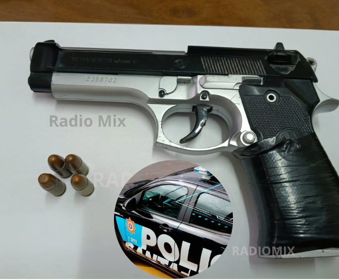 Carcarañá: retuvieron a dos menores con una réplica de pistola 9 mm y municiones reales
