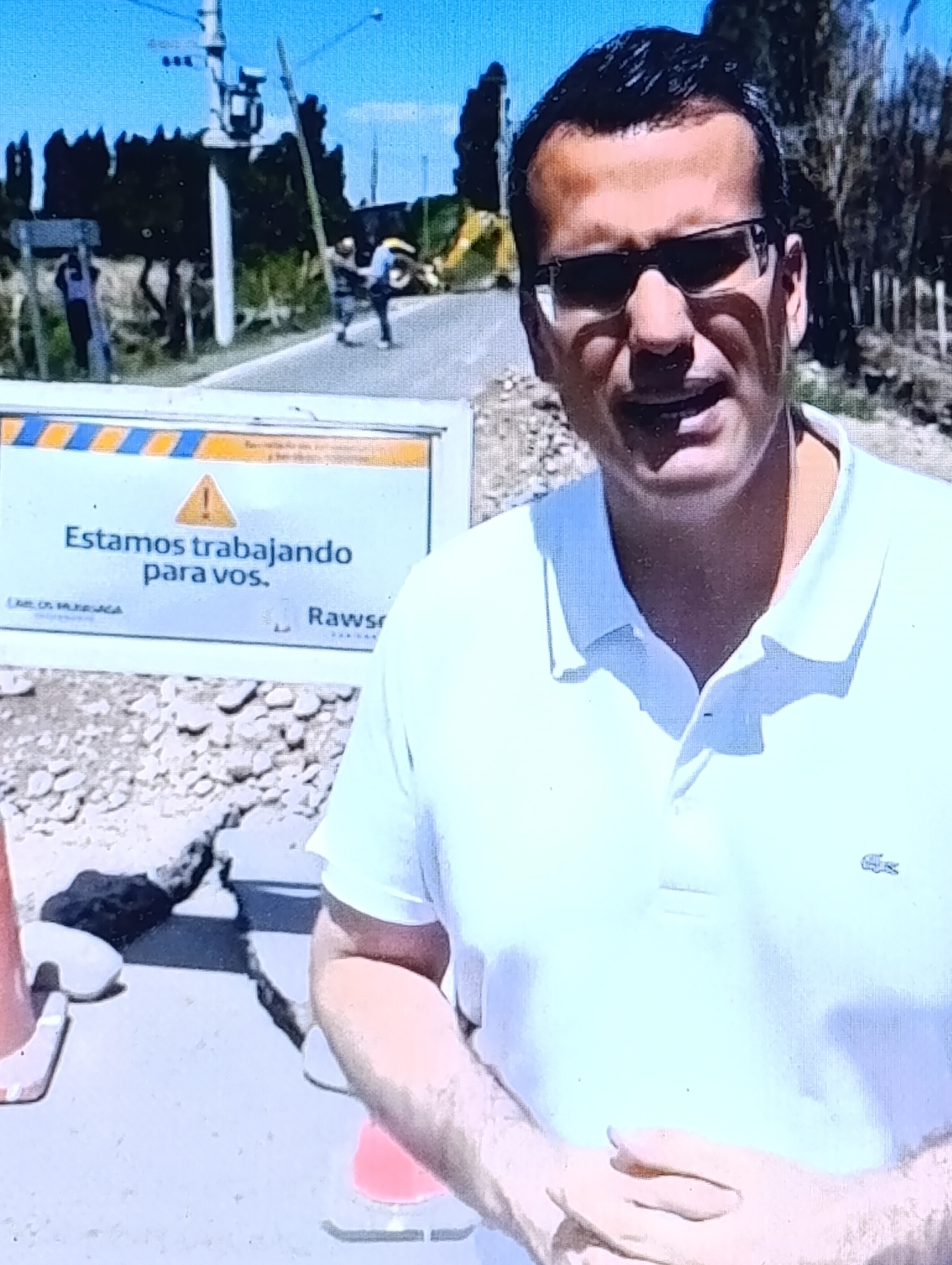 El intendente de Rawson,Carlos Munisaga recorrió las obras que se llevan adelante sobre Calle Alfonso XIII