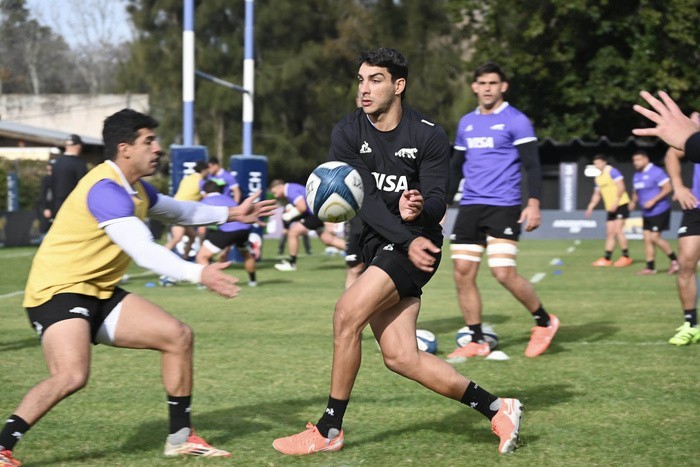 carrerasantiagoentrenamientopuma.jpg Contepomi definió los 15 Pumas que van mañana contra Inglaterra